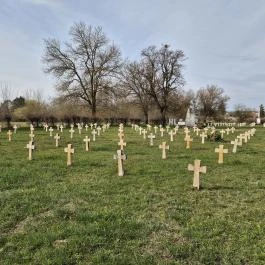 Katonatemető Balassagyarmat - Külső kép