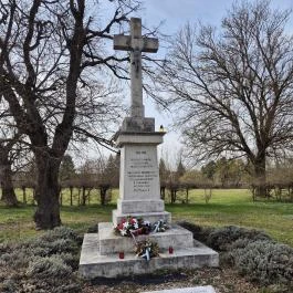 Katonatemető Balassagyarmat - Külső kép