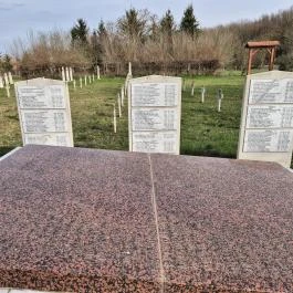 Katonatemető Balassagyarmat - Külső kép