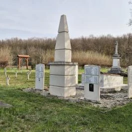 Katonatemető Balassagyarmat - Külső kép