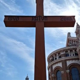 Katyni áldozatok emlékére Szeged - Külső kép