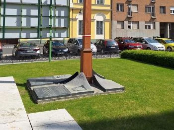 Katyni áldozatok emlékére Szeged