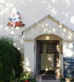 Kávéház a Vörös Lóhoz