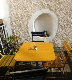 Kávéház a Vörös Lóhoz