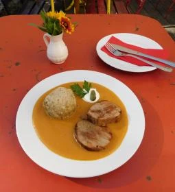 Kávéház a Vörös Lóhoz