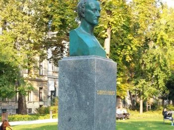Kazinczy Ferenc-mellszobor Budapest