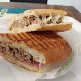 Ké Bolá Budapest - Étel/ital