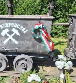 Kecskédi bányászok emlékére