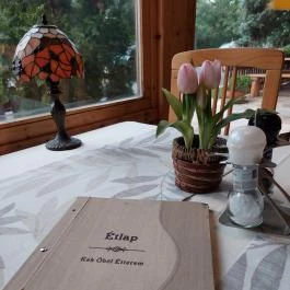 Kék Öböl Étterem & Panzió Balatonf?zf? - Belső