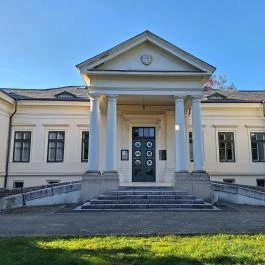Kende-kúria Cégénydányád - Külső kép