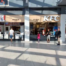 Kentucky Fried Chicken - Auchan Budaörs Budaörs - Külső kép