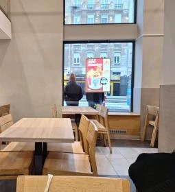 Kentucky Fried Chicken - Móricz Zsigmond körtér