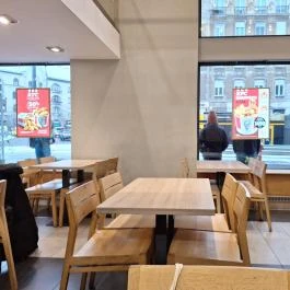 Kentucky Fried Chicken - Móricz Zsigmond körtér Budapest - Belső