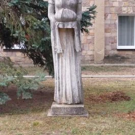 A kenyér dicsérete szobor Herceghalom - Külső kép