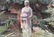 A kenyér dicsérete szobor Herceghalom