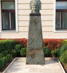 Kepenyes Pál fejszobra