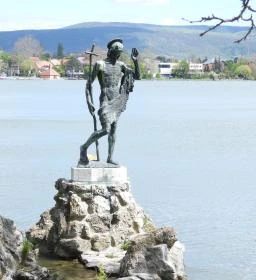 Keresztelő Szent János szobra