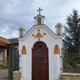 Kerítéskápolna Pincehely - Külső kép