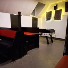 Kétlyukú Söröző-Borozó, Budapest - Belső