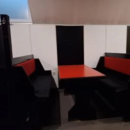 Kétlyukú Söröző-Borozó, Budapest - Belső