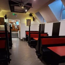 Kétlyukú Söröző-Borozó, Budapest - Belső