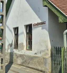 Kézművesház