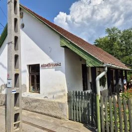 Kézművesház, Dédestapolcsány - Külső kép