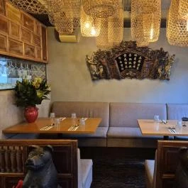 Khan Food & Bar, Budapest - Belső