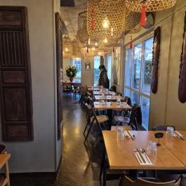 Khan Food & Bar, Budapest - Belső