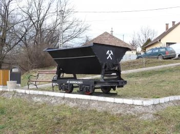 Kiállított csille, kőbányászati és kisvasúti emlékhely Szob