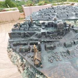 Kilátókő-szobor Budapest - Külső kép