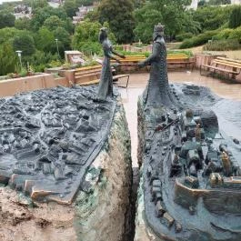 Kilátókő-szobor Budapest - Külső kép