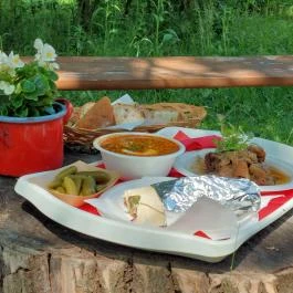 Kinga Kamrája, Káptalantóti - Étel/ital