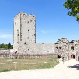 Kinizsi Vár Nagyvázsony - Külső kép