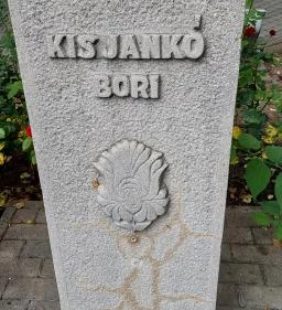 Kis Jankó Bori mellszobra