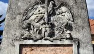 Kisfaludy-emlékmű Tét - Külső kép