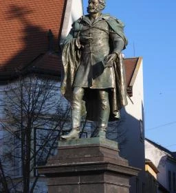 Kisfaludy Károly szobor