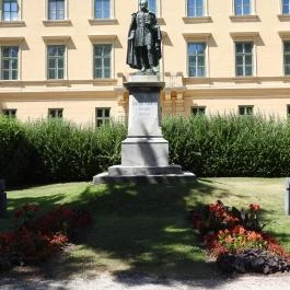 Kisfaludy Sándor szobra Balatonfüred - Külső kép