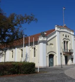 Kiskastély, Magyar Királyi Lovarda