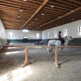 Kiskastély, Magyar Királyi Lovarda, Kisbér - Belső