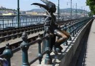 Kiskirálylány szobor Budapest