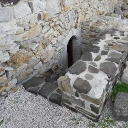 Kisnánai Várrom és Népi Műemlék, Kisnána - Külső kép