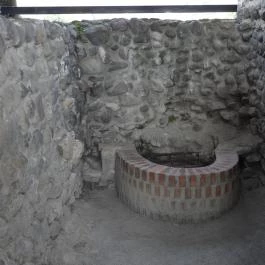 Kisnánai Várrom és Népi Műemlék, Kisnána - Külső kép