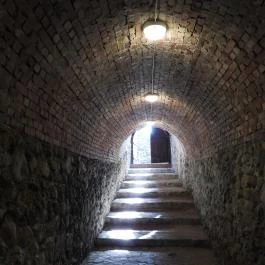 Kisnánai Várrom és Népi Műemlék, Kisnána - Belső