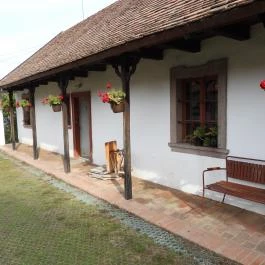 Kisnánai Várrom és Népi Műemlék, Kisnána - Külső kép