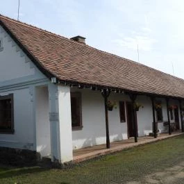 Kisnánai Várrom és Népi Műemlék, Kisnána - Külső kép