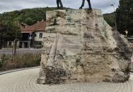 Kiss Albert emlékmű Tokaj