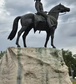 Kiss Albert emlékmű