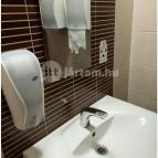 Kistücsök Étterem, Borpince & Vinotéka Balatonszemes - Mosdó