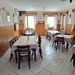 Kisvadász Vendéglő Boconád - Belső
